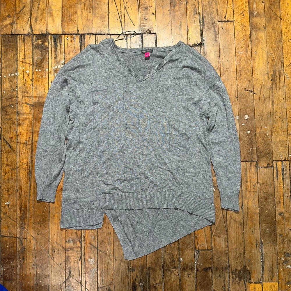 Vince Camuto Sweater Women's M Gray Viscose Ribbed Hem‎ & Cuff V Neck Pullover